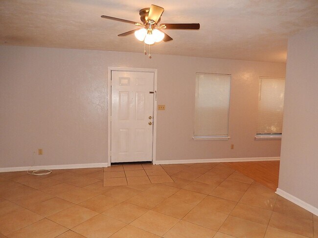Building Photo - 2334 Sylvan Ct
