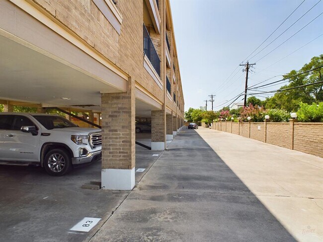 Foto del edificio - 3316 Guadalupe St