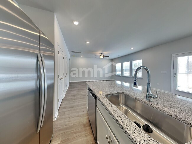 Building Photo - 3980 Zepelin Wy