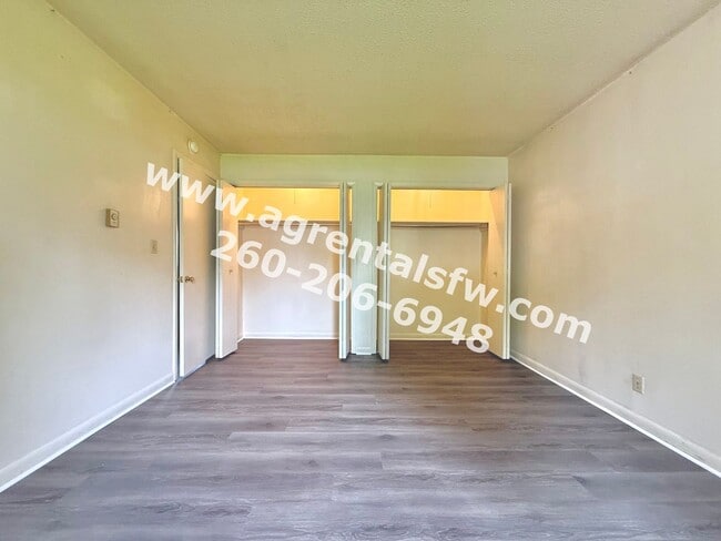 Building Photo - 1034 Lewis Pl