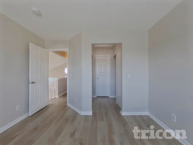 Foto del edificio - 628 Longfellow Ln