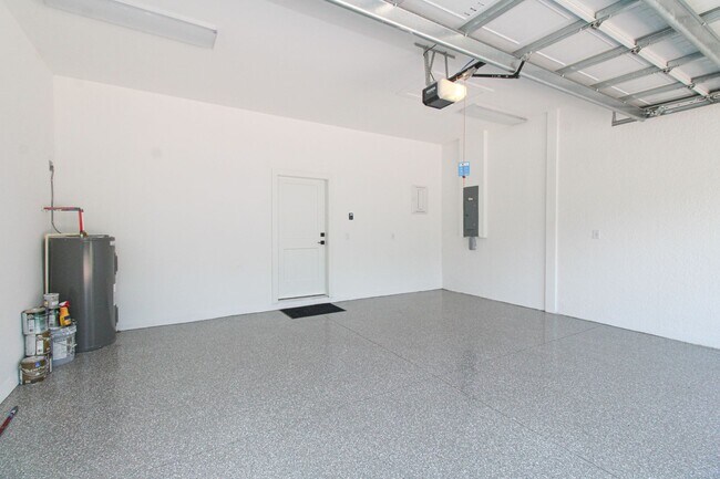 Foto del edificio - ** BRAND NEW CONSTRUCTION SINGLE FAMILY TW...