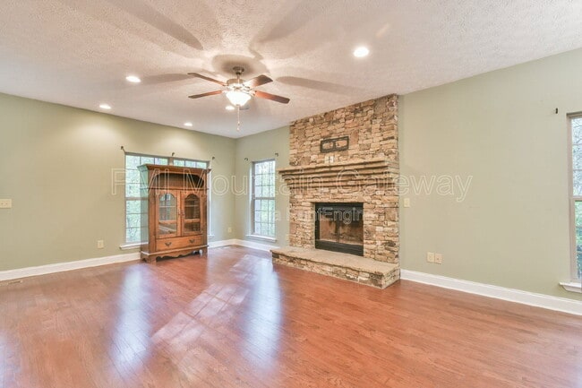 Building Photo - 11 Berg Strasse