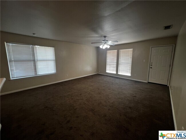 Foto del edificio - 1223 Clyde St