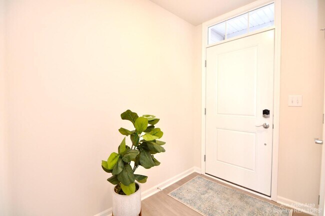 Building Photo - 1104 Salt Springs Dr