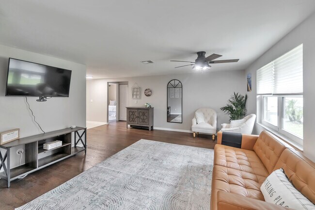 Building Photo - 12447 Mondragon Dr