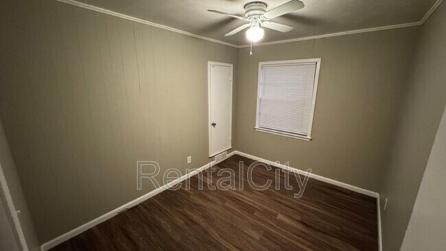 Foto del edificio - 1856 Coventry Dr