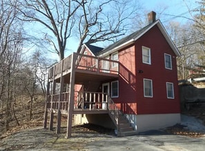 Building Photo - 213 Hamburg Turnpike