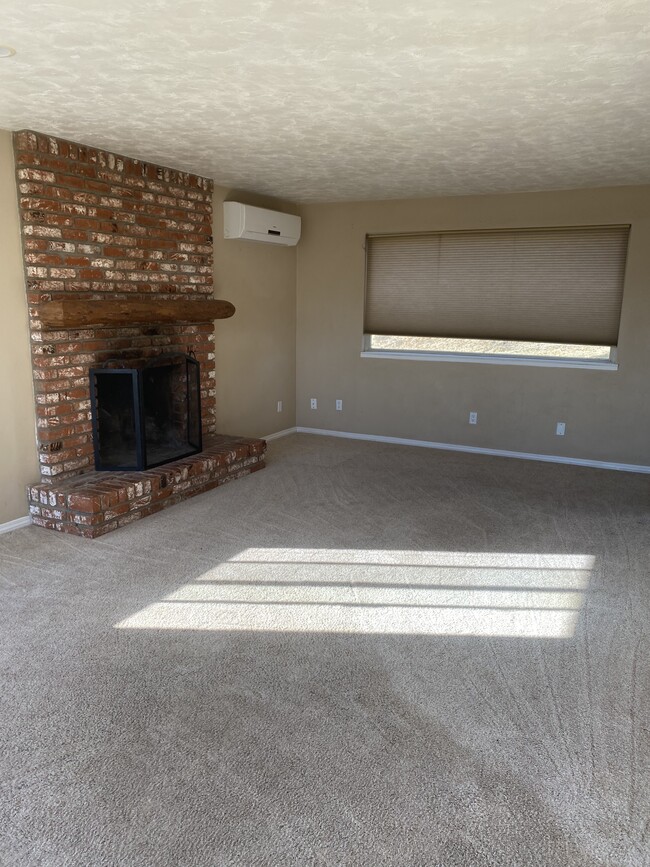 Building Photo - 24490 Willow Pass Dr