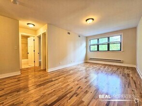 Building Photo - 555 W Arlington Pl