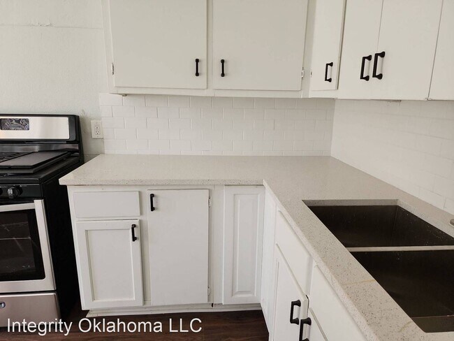 Building Photo - 1 br, 1 bath House - 2946 NW 13th St.