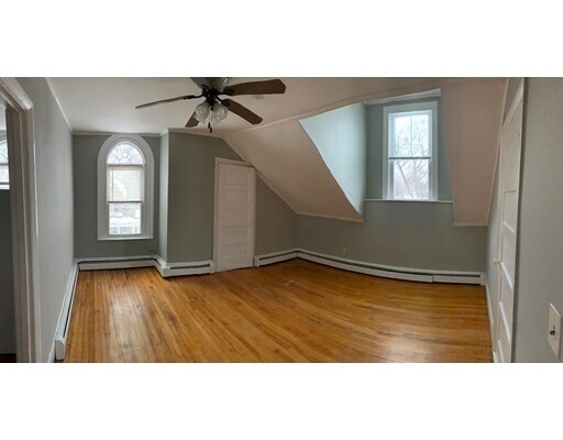 Primary Photo - 286 S Main St