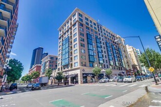 Building Photo - 530 K St