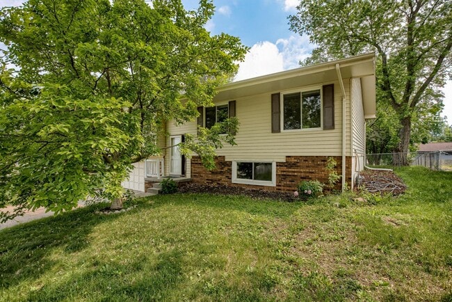 Building Photo - Adorable home in Heart of Papillion