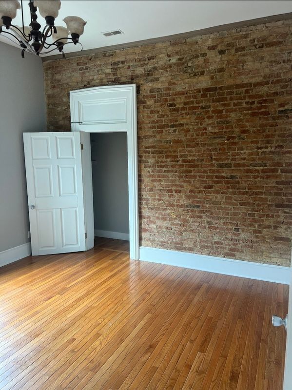 Building Photo - 1812 E 3rd St