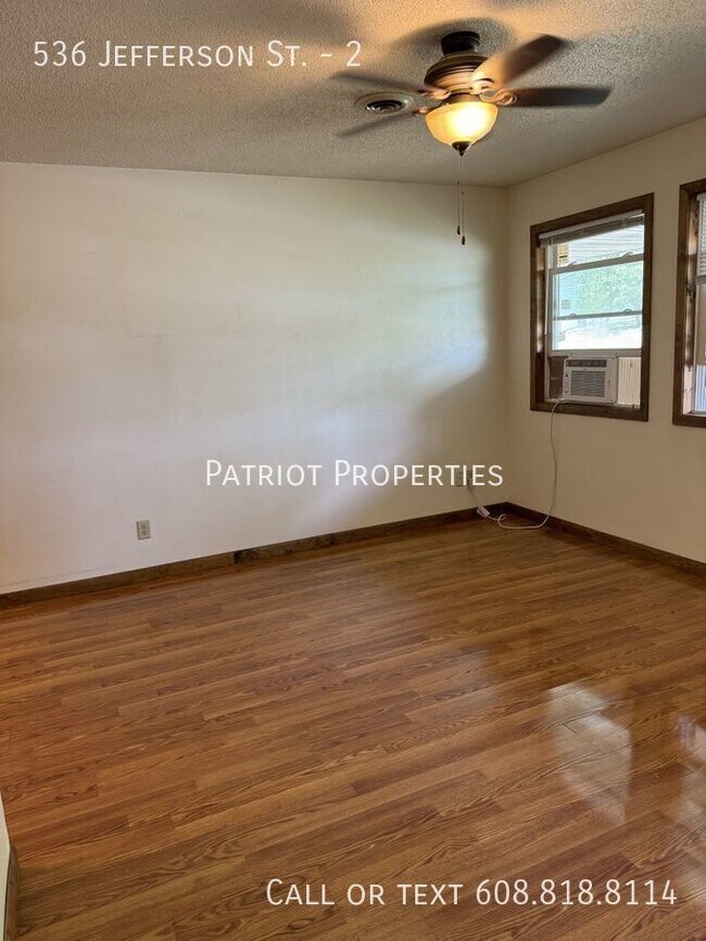 Building Photo - 2 bedroom/ 1 bath apartment in Mauston, WI