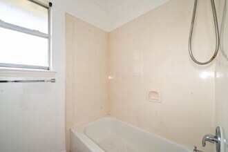 Building Photo - 10950 Linden Gate Dr