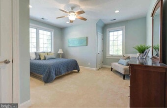 Building Photo - 12037 Stuart Ridge Dr