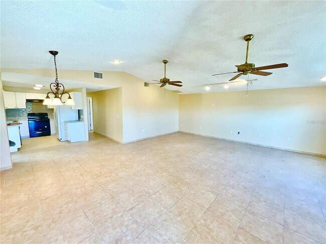 Foto del edificio - 3127 Corona Dr