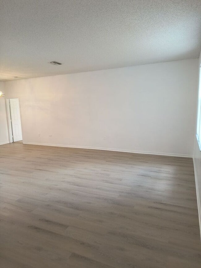 Building Photo - Single Family Home in Poinciana - FREE RENT!!!