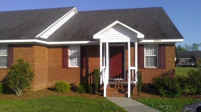 Building Photo - 4112 Cypress Dr NW