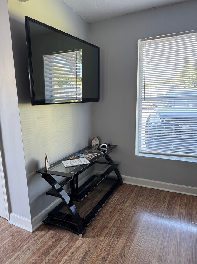 Foto del edificio - 1558 NE 30th St