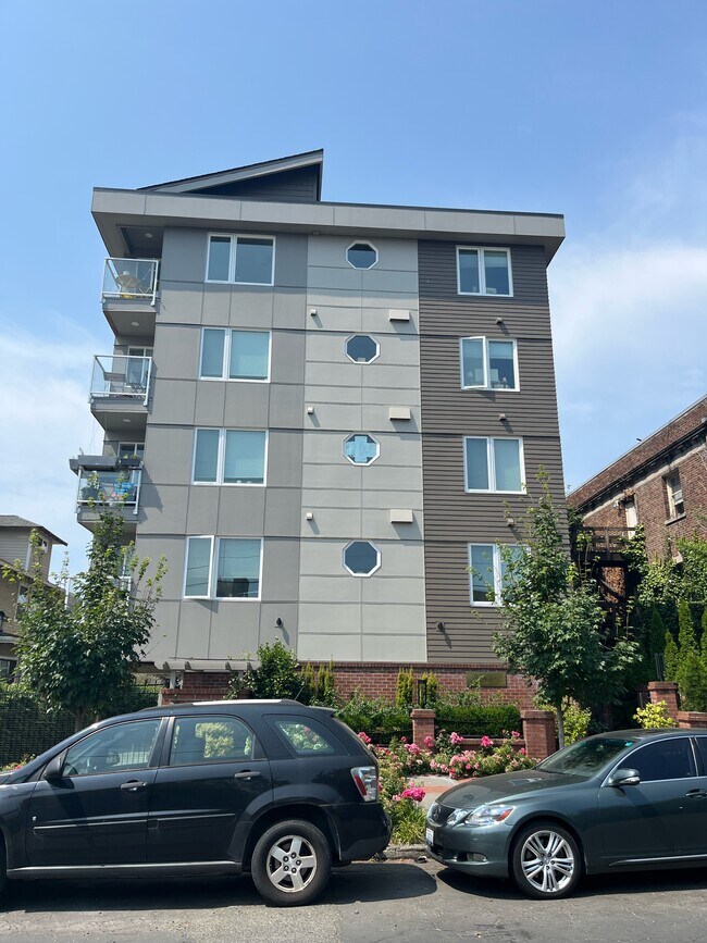 Foto del edificio - 215 14th Ave E