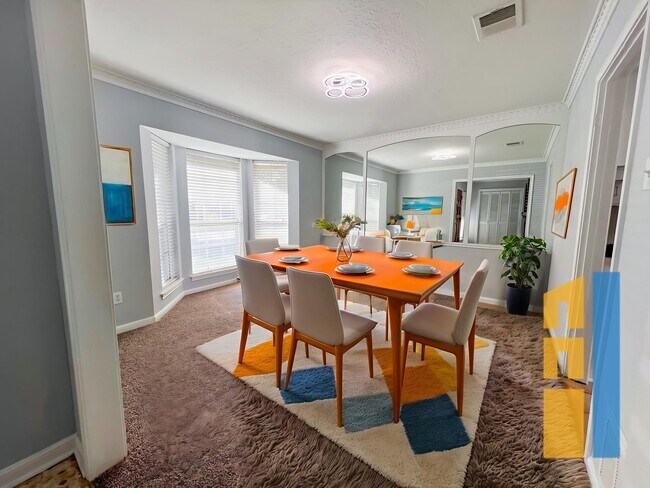 Building Photo - 9206 Sharpview Dr