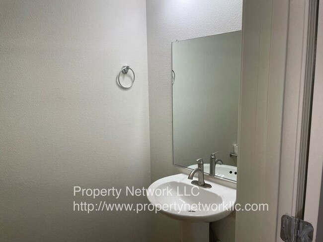 Foto del edificio - Gresham Townhouse for Rent