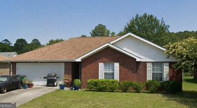 Building Photo - 205 Silver Fox Dr