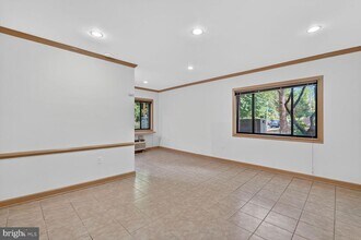 Building Photo - 4114 Davis Pl NW