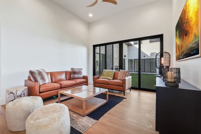 Building Photo - 12401 Rivendell Ct