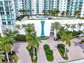 Building Photo - 7900 Harbor Island Dr