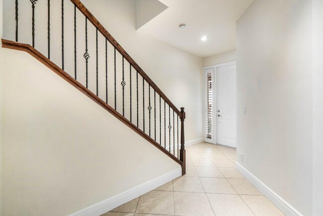 Foto del edificio - 8429 Cocoplum Sound Ln