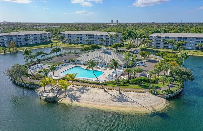 Building Photo - 16635 Lake Circle Dr