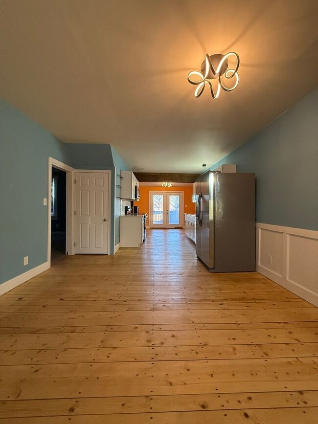 Building Photo - 960 Maple St