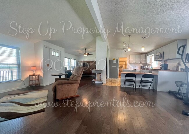 Building Photo - Charming 3 Bedroom Willow Springs Retreat Near Lake, Park & Clubhouse with Solar!