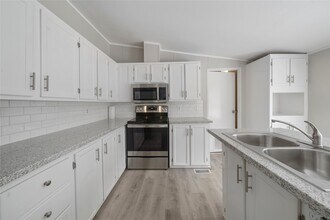 Building Photo - 16333 Lone Corral Ct