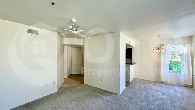 Foto del edificio - 4925 E Desert Cove Ave
