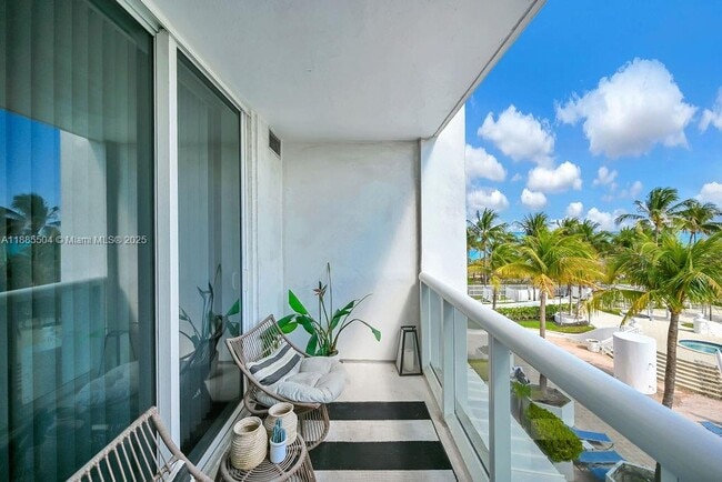 Foto del edificio - 10275 Collins Ave