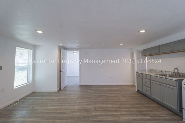 Foto del edificio - 732 N Victor Ave