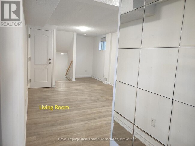 Photo du bâtiment - 2953 Oslo Crescent