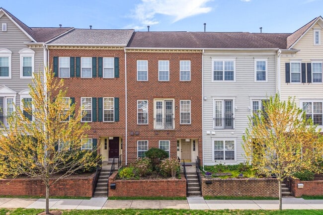 Photo - 631 Gatestone St House