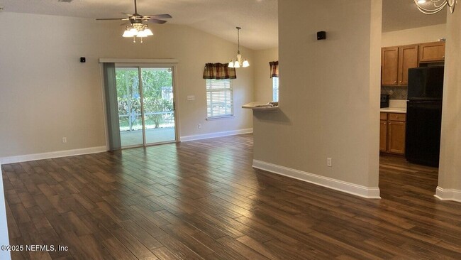 Building Photo - 140 E Blackjack Branch Way