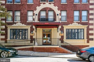 Building Photo - 1001 St Paul St