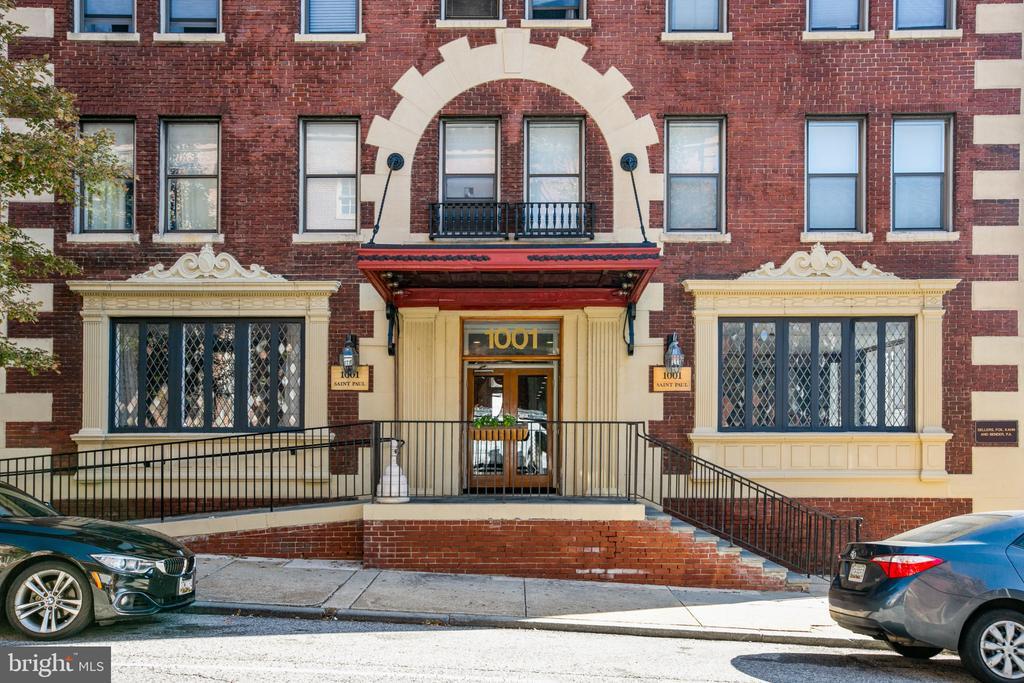 Primary Photo - 1001 St Paul St