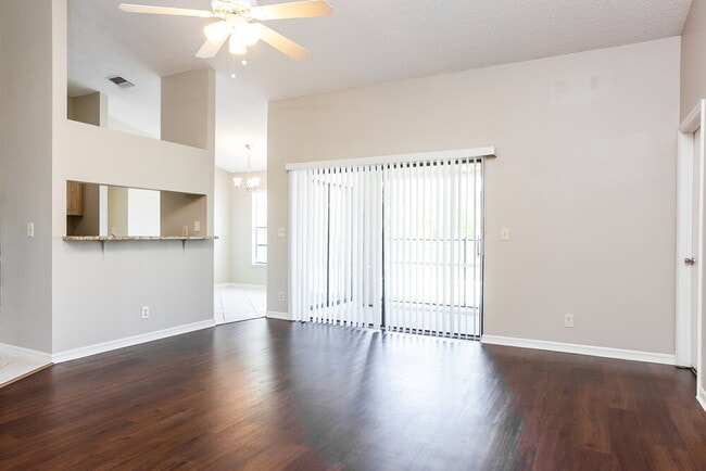 Foto del edificio - 1455 Thornbank Ln