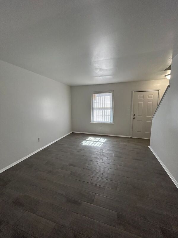 Foto del edificio - 1319 Minefee St