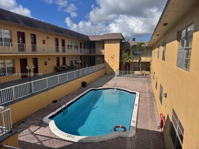 Primary Photo - 6840 Pembroke Rd