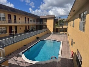 Building Photo - 6840 Pembroke Rd